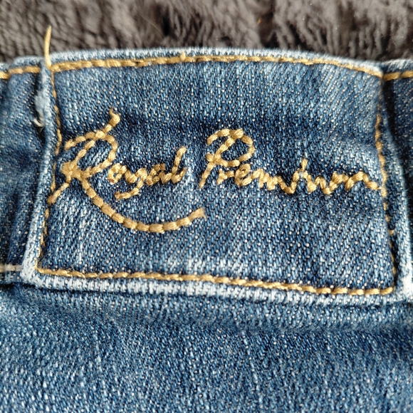 Women's Classic Blue Jean Shorts - Picture 7 of 8